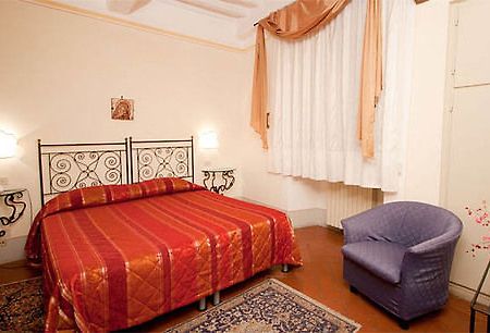 B&B Piccolo Hotel กอร์โตนา ภายนอก รูปภาพ