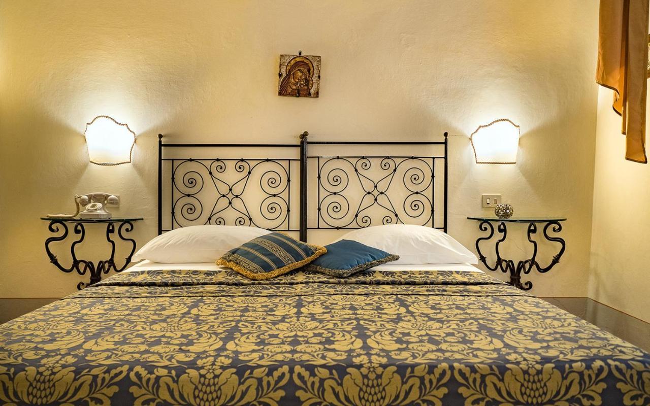 B&B Piccolo Hotel กอร์โตนา ภายนอก รูปภาพ