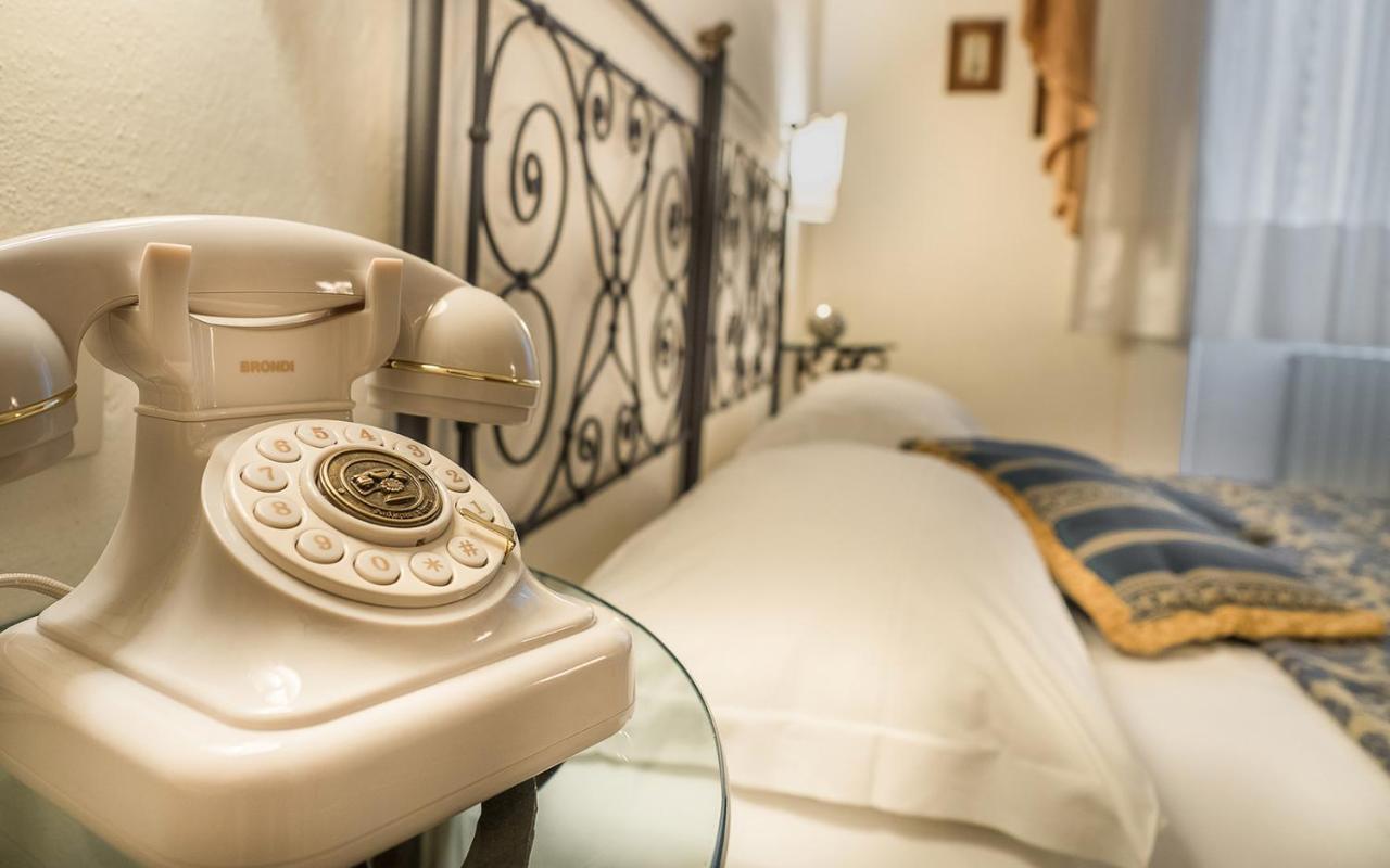 B&B Piccolo Hotel กอร์โตนา ภายนอก รูปภาพ
