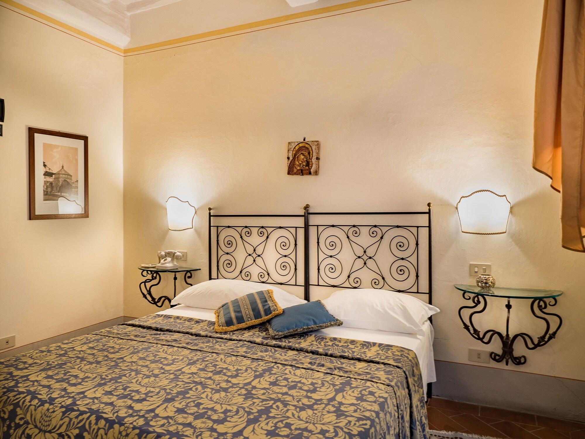 B&B Piccolo Hotel กอร์โตนา ภายนอก รูปภาพ
