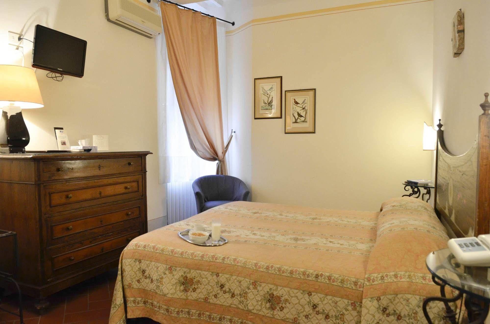 B&B Piccolo Hotel กอร์โตนา ภายนอก รูปภาพ