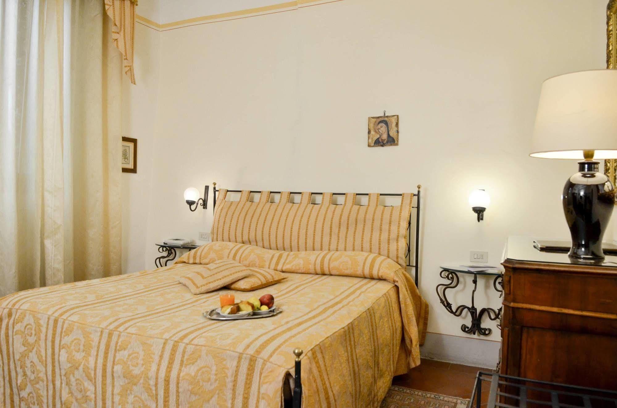 B&B Piccolo Hotel กอร์โตนา ภายนอก รูปภาพ