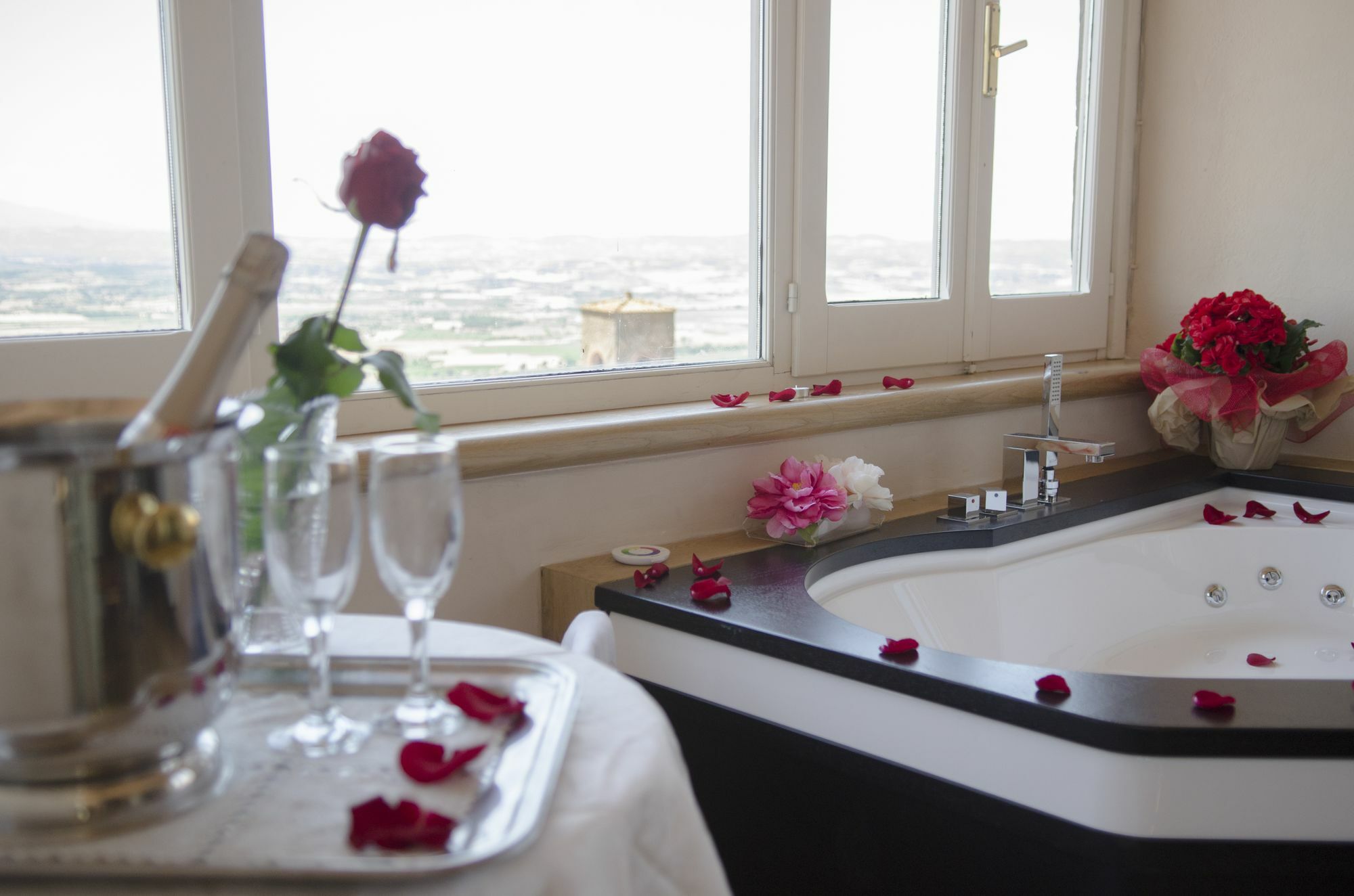 B&B Piccolo Hotel กอร์โตนา ภายนอก รูปภาพ